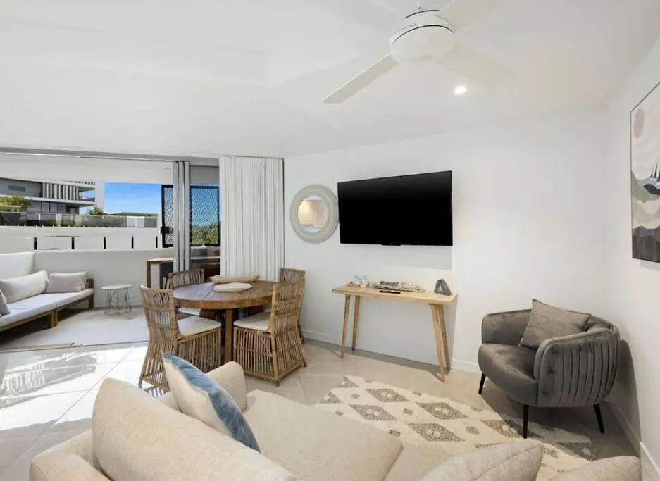 Oceanus Luxe Beachfront Bokarina Kawana Waters