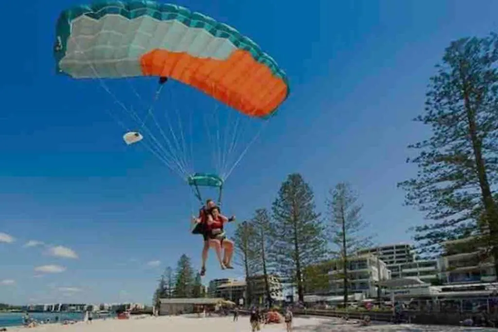 Oceanus Luxe Beachfront Bokarina Kawana Waters Apartment