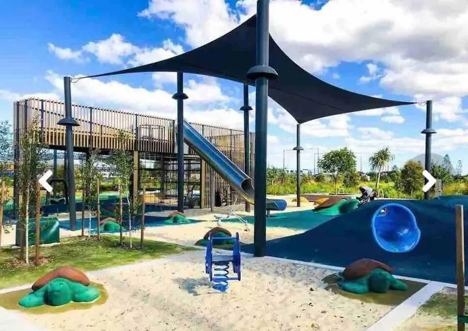 Oceanus Luxe Beachfront Bokarina Kawana Waters Apartmán