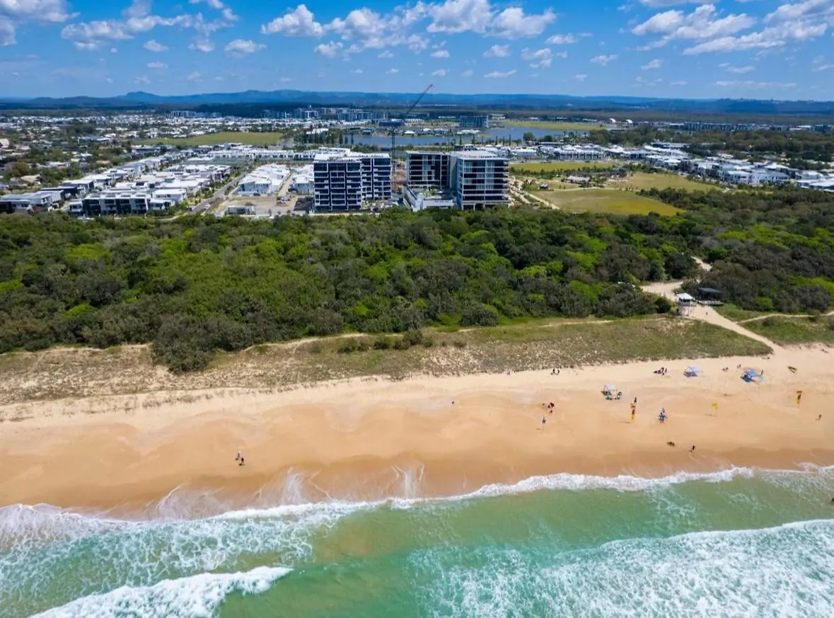 Oceanus Luxe Beachfront Bokarina Kawana Waters 0*,  Austrálie