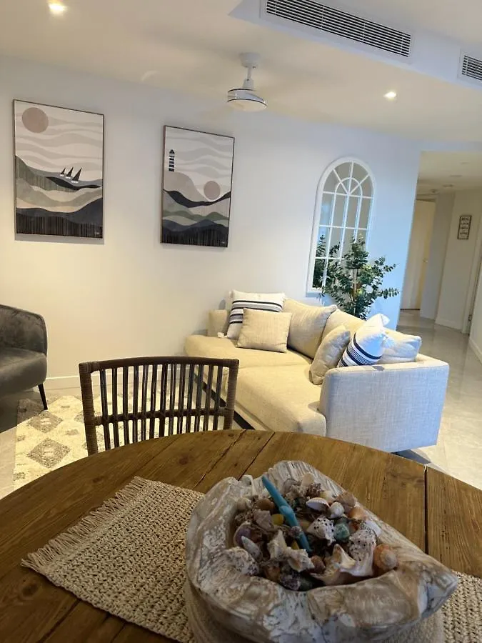 Oceanus Luxe Beachfront Bokarina Kawana Waters Apartmán