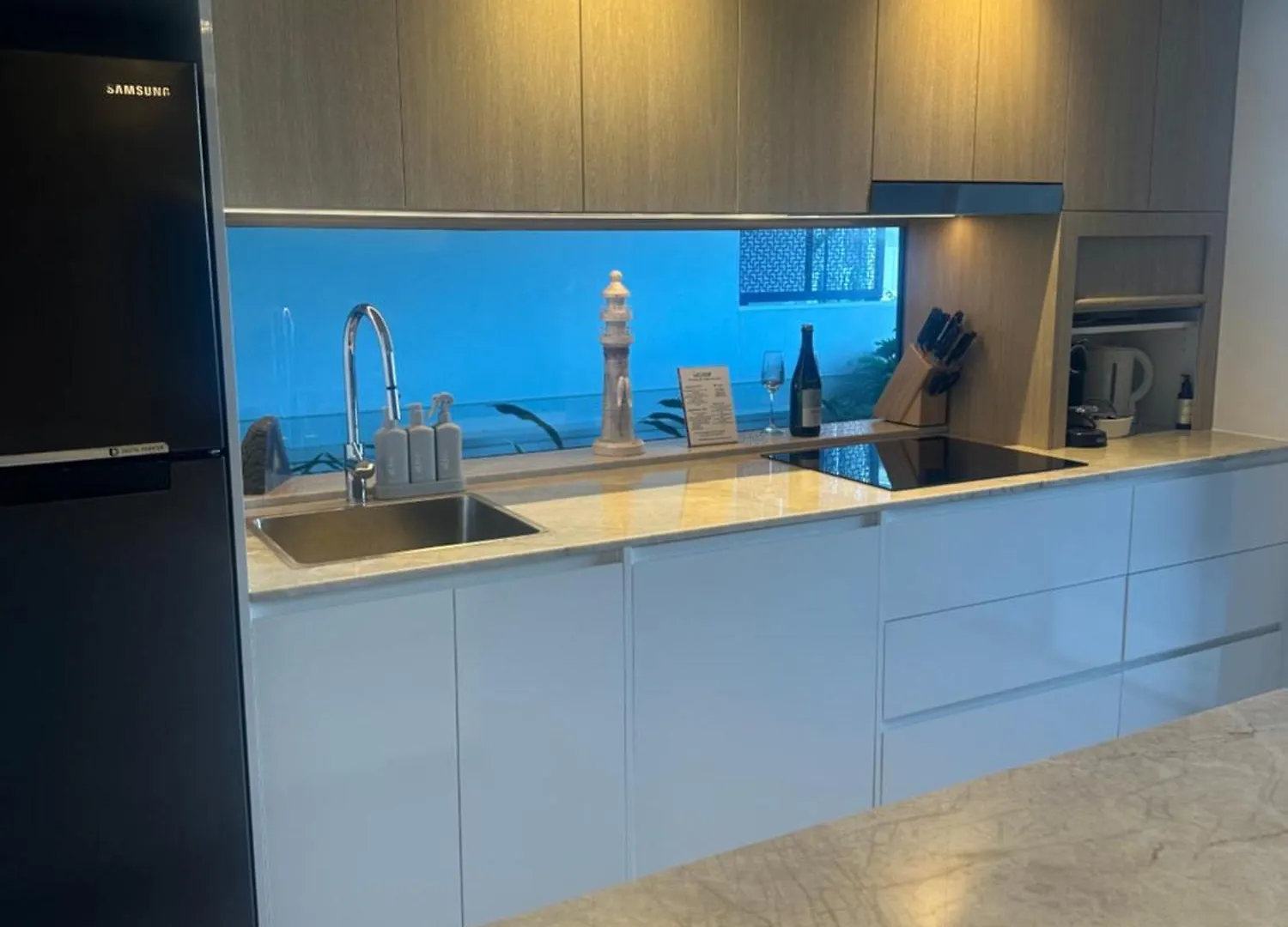 Oceanus Luxe Beachfront Bokarina Kawana Waters Austrálie